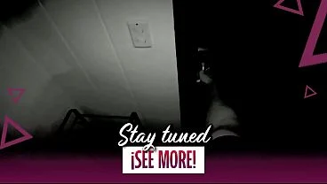 I put on my step sister’s nurse outfit to visit patients in the hospital and extract their semen with my pussy.