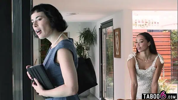 Black Teen Got Divorced But She Was Bisexual So Went Lez With The Realtor