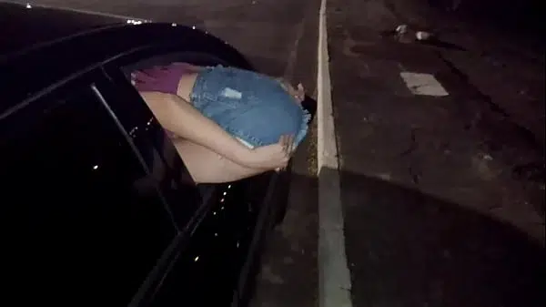 Casada Com Rabo Na Janela Oferecendo Cu Pra Todos Na Rua Em Publico