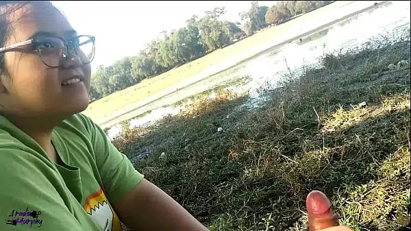Corrida En Publico A Un Lado Del Lago