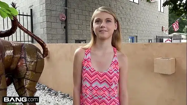 Petite Hanna Hayes Fucked