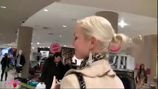 Public Im Shopping Center Gefickt