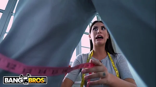 BANGBROS – Gorgeous Babe August Ames Loses Her Mind When She Sees Jay’s Big Black Cock