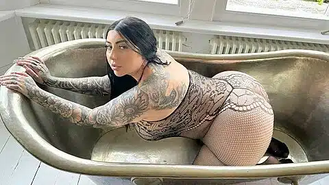 Big Booty Eglish Pawg Loves – Maddison Black