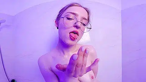 Ester Rose – Can You Help Me And Wash My Back Please?
