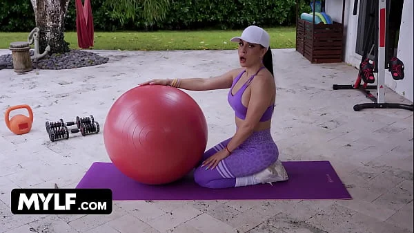 Yoga Instructor Sandy Love Takes A Big Hard Fat Cock In Her Tight Pussy ?️(.)(.)