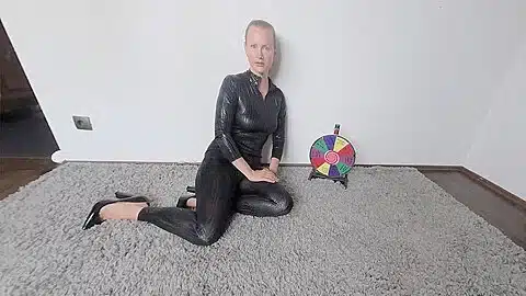 Geile Femdom Dreht Das Rad Um Dich Wichsen Zu Lassen With Maria Braun