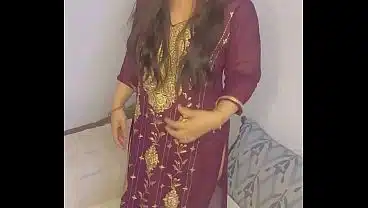 Pakistani girlfriend seducing and ask for much